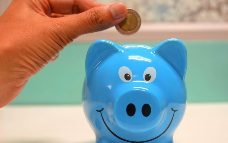 बचत करने के 10 आसान टिप्स । 10 tips to save money.